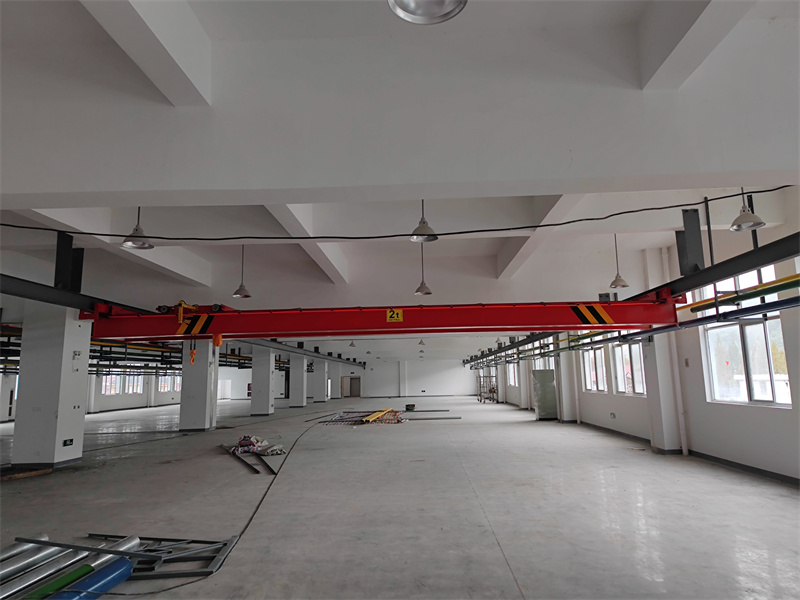 電動(dòng)雙梁橋式起重機(jī)